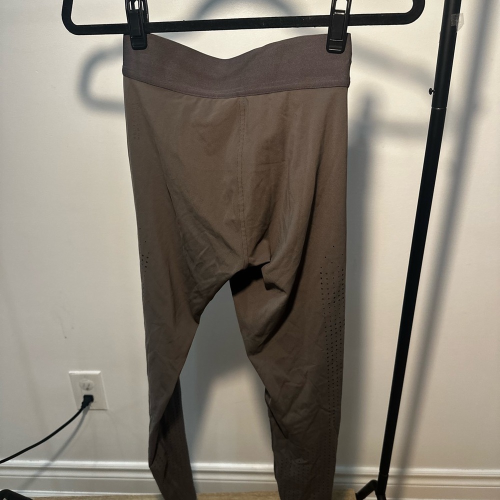 Lululemon Reflective Leggings - Picture 3 of 5